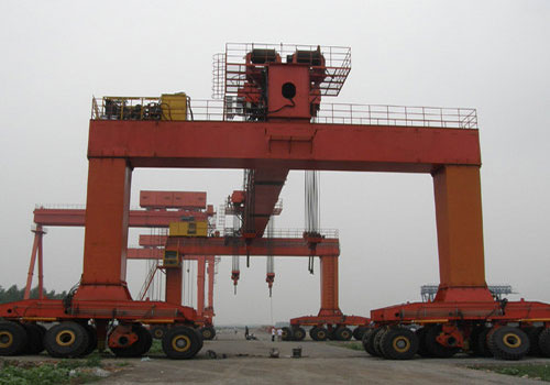 100t-9.2m轮胎式起重机
